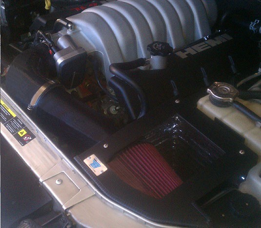 2005-2010 Chrysler 300C with 5.7 or 6.1L V8 Cold Air Intake - Image 3